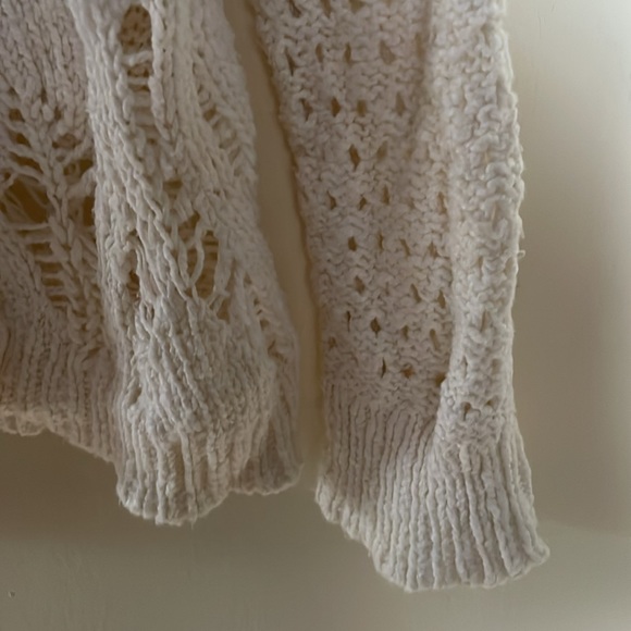 Sweater. American Eagle knit lightweight sweater. Cream/beige. Nice cond. large. - Picture 4 of 8